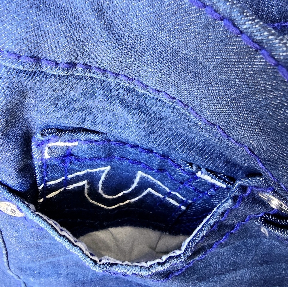 True Religion Riley Shorts - Picture 3 of 9